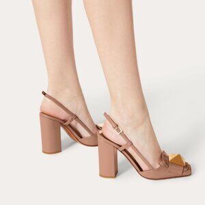 VALENTINO GARAVANI nude One Stud Patent Leather Slingback Pumps Women’s EU 37